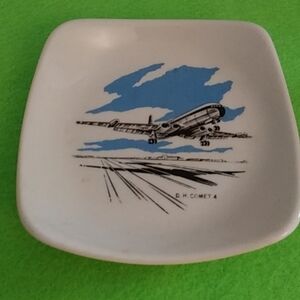 D.H. Comet 4 airliner  - 11cm dish with tech specs by Wade England